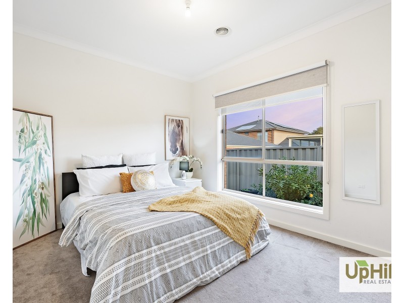 34A Genevieve Circuit, Cranbourne East VIC 3977