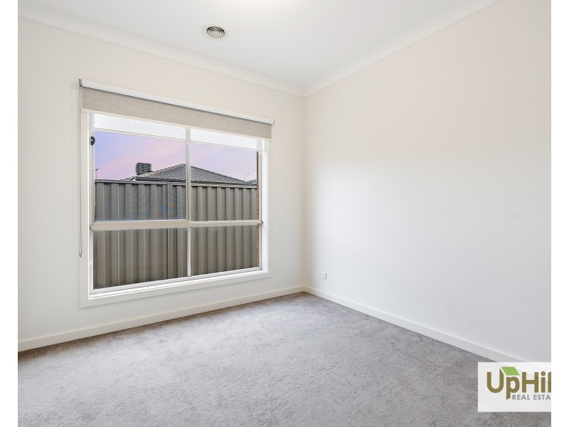 34A Genevieve Circuit, Cranbourne East VIC 3977