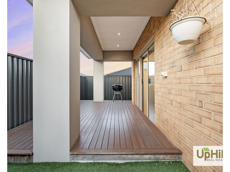 34A Genevieve Circuit, Cranbourne East VIC 3977