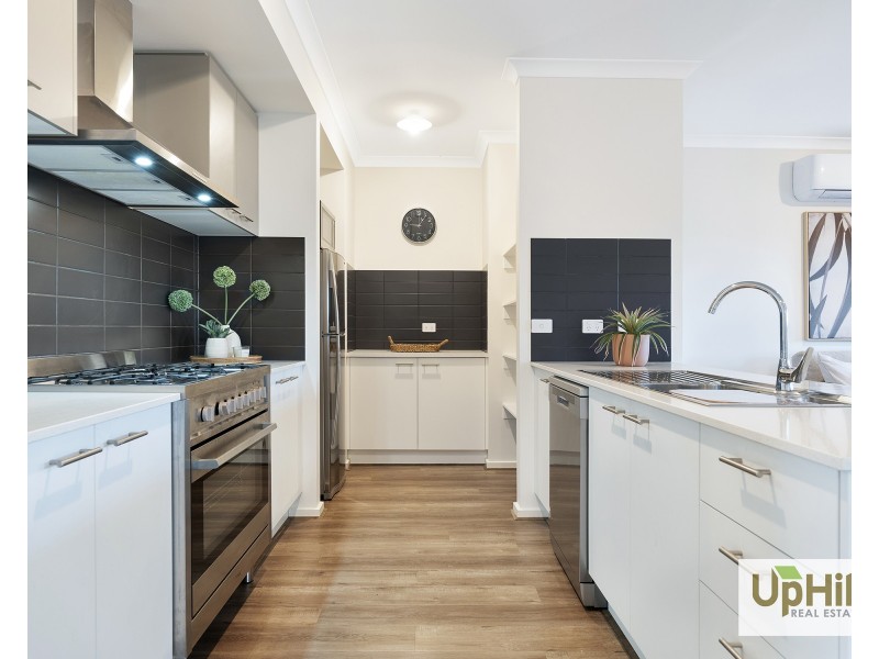 32 Burnbank Parade, Clyde North VIC 3978