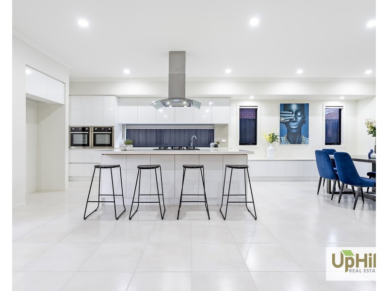 22 Portia Circuit, Clyde North VIC 3978