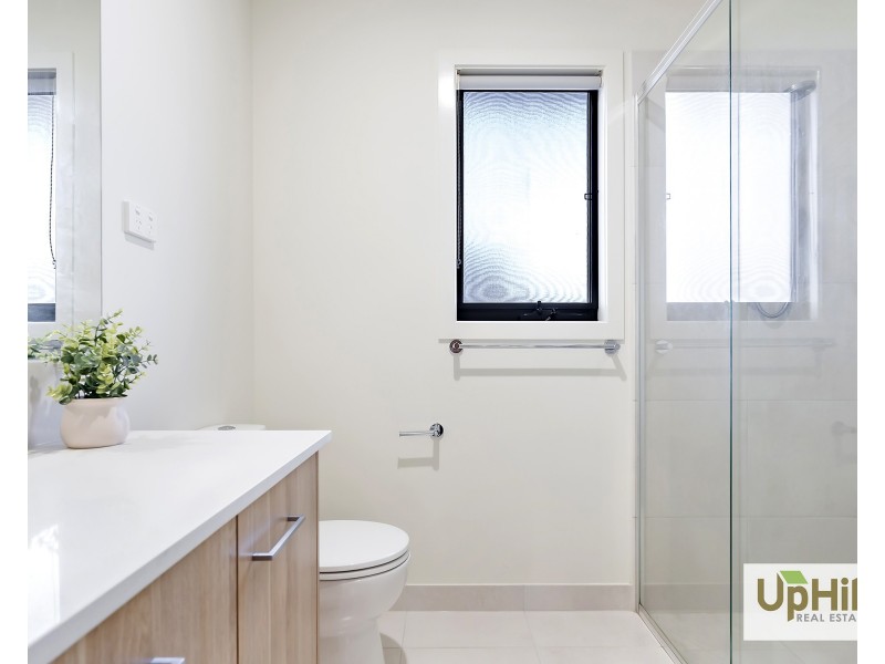 22 Portia Circuit, Clyde North VIC 3978