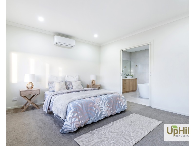 22 Portia Circuit, Clyde North VIC 3978