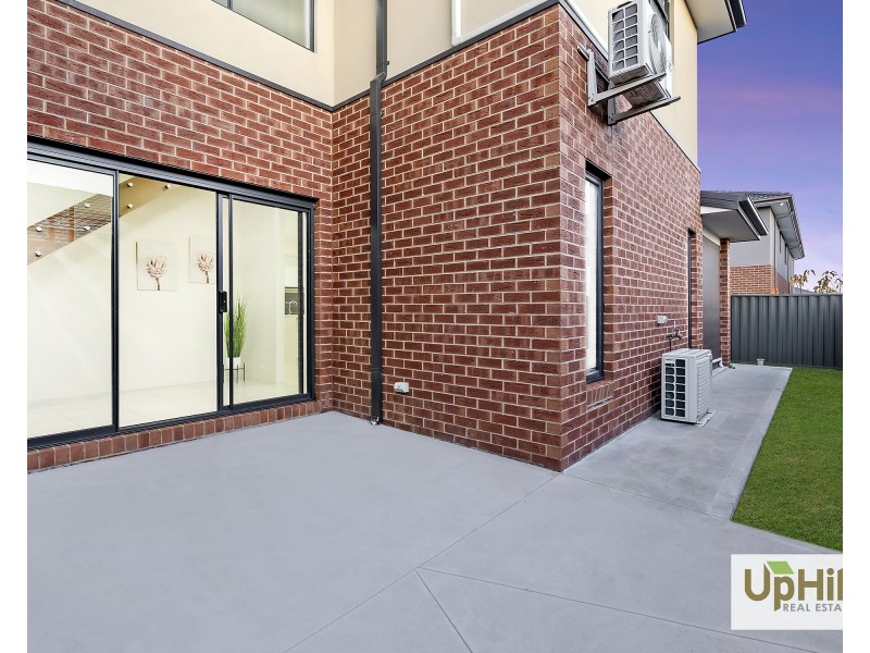 22 Portia Circuit, Clyde North VIC 3978