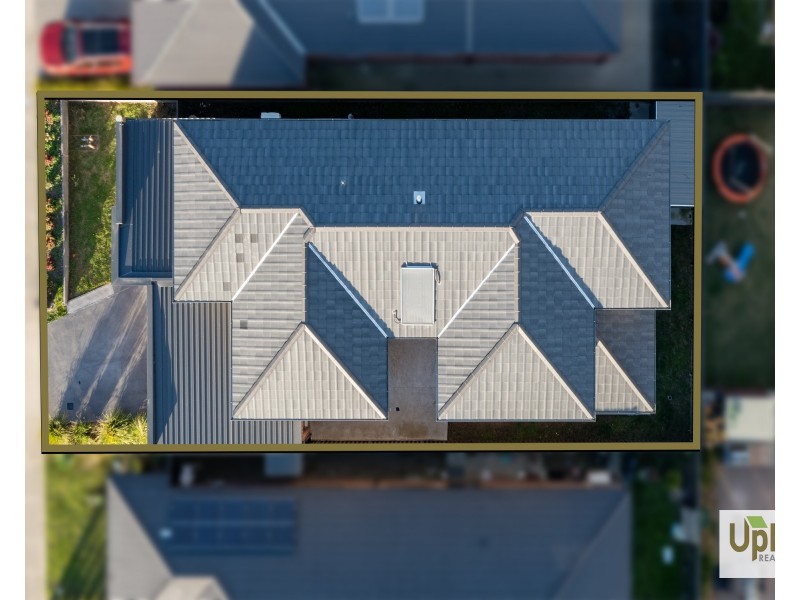 22 Portia Circuit, Clyde North VIC 3978