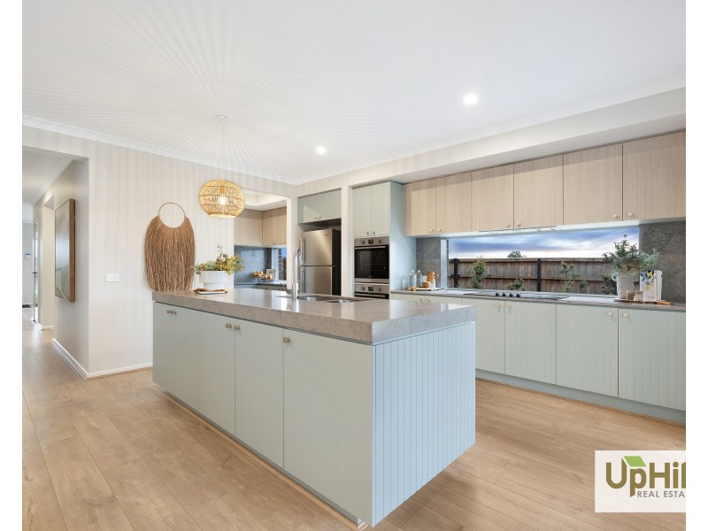 10 Baxter Street, Clyde North VIC 3978