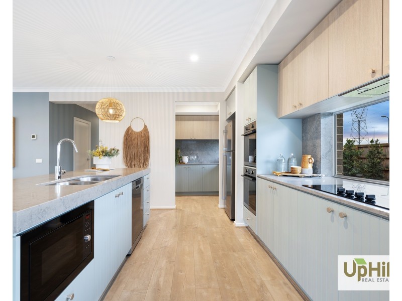 10 Baxter Street, Clyde North VIC 3978