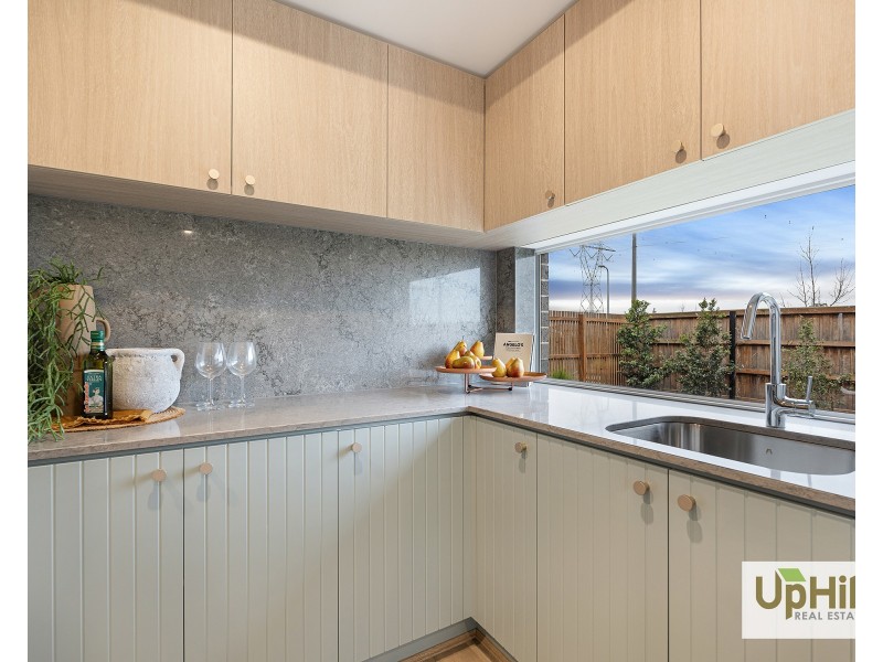 10 Baxter Street, Clyde North VIC 3978