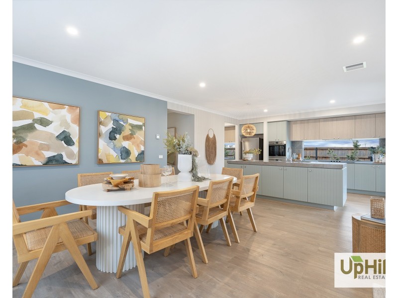 10 Baxter Street, Clyde North VIC 3978