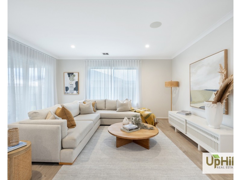 10 Baxter Street, Clyde North VIC 3978