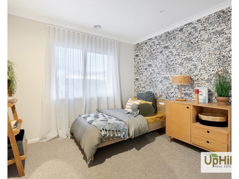 10 Baxter Street, Clyde North VIC 3978