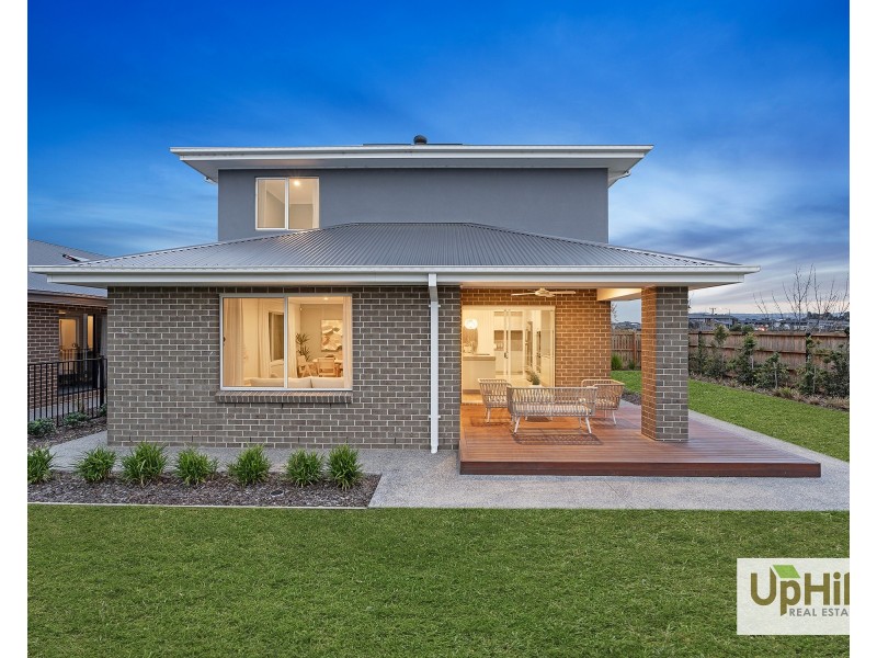 10 Baxter Street, Clyde North VIC 3978