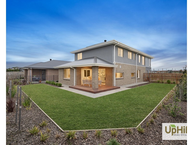 10 Baxter Street, Clyde North VIC 3978