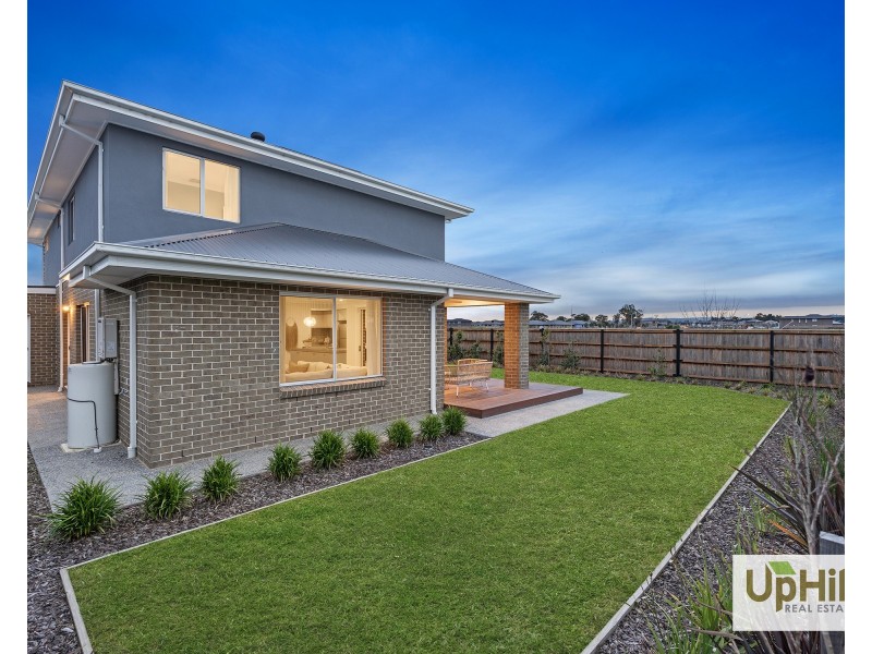 10 Baxter Street, Clyde North VIC 3978