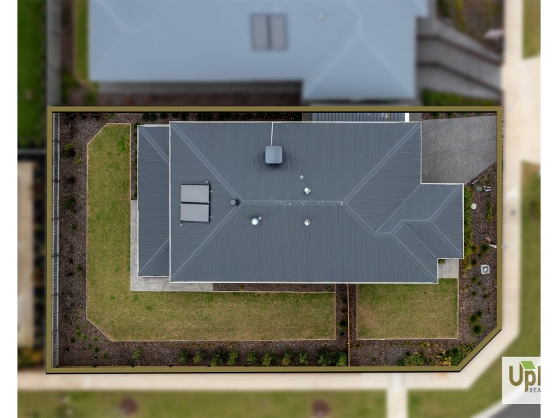 10 Baxter Street, Clyde North VIC 3978