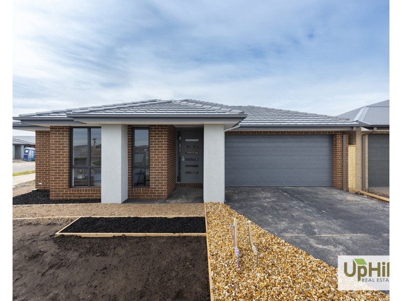 1 Villa Doria Drive, Clyde North VIC 3978