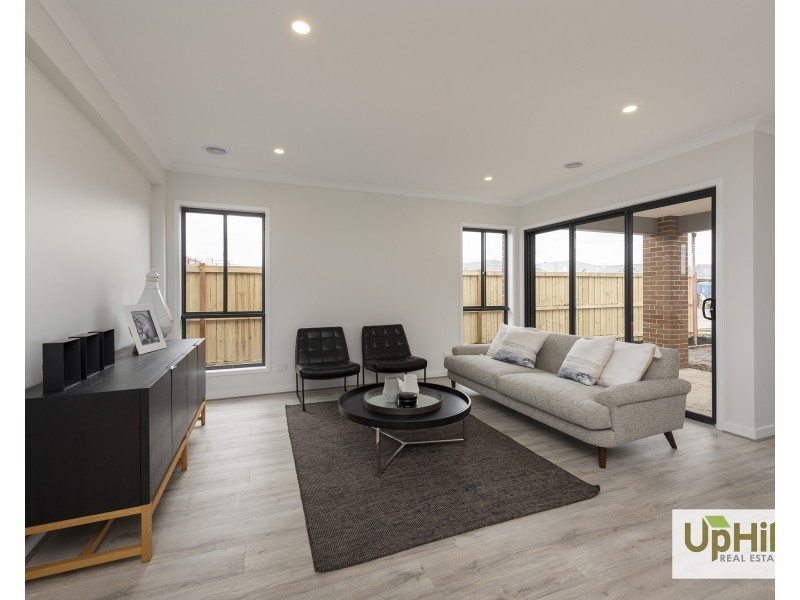 1 Villa Doria Drive, Clyde North VIC 3978