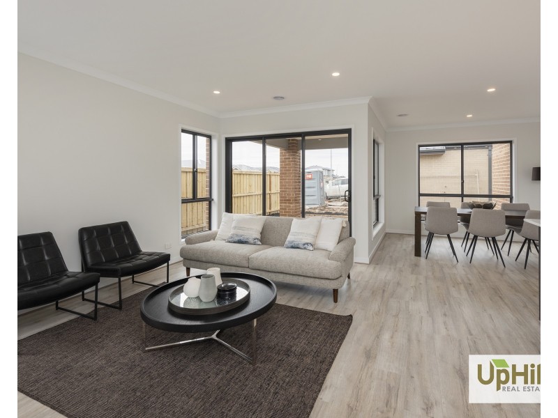 1 Villa Doria Drive, Clyde North VIC 3978