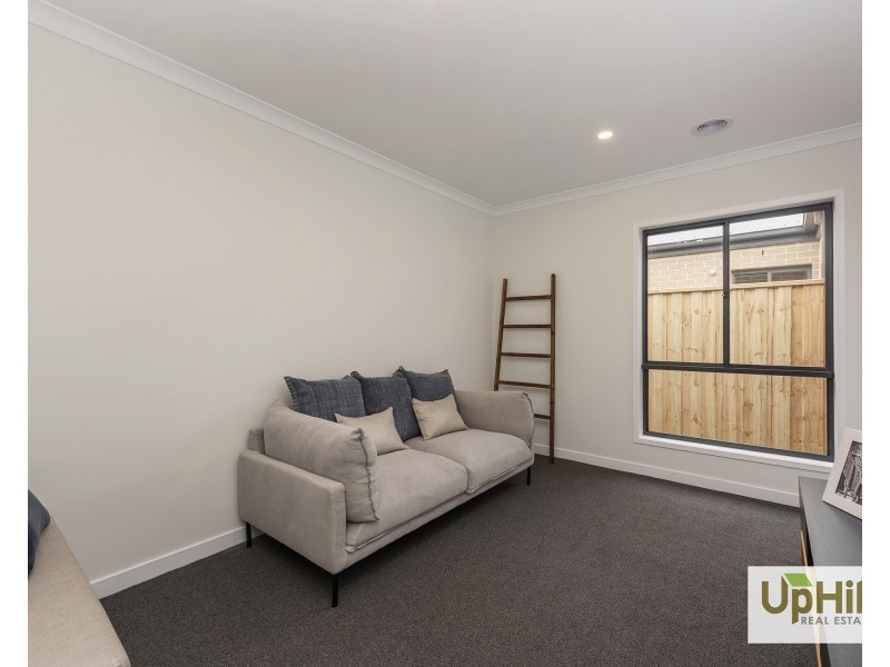 1 Villa Doria Drive, Clyde North VIC 3978