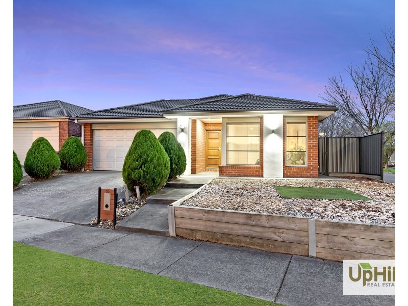 34 Mackillop way, Clyde North VIC 3978