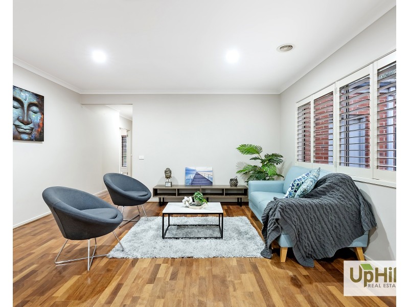 34 Mackillop way, Clyde North VIC 3978