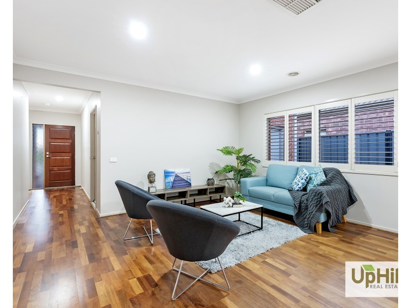 34 Mackillop way, Clyde North VIC 3978