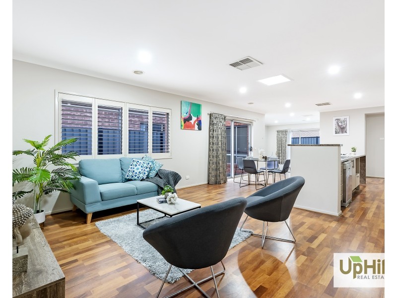 34 Mackillop way, Clyde North VIC 3978