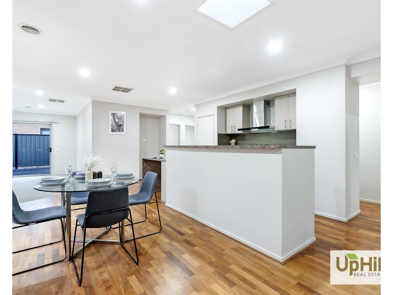 34 Mackillop way, Clyde North VIC 3978