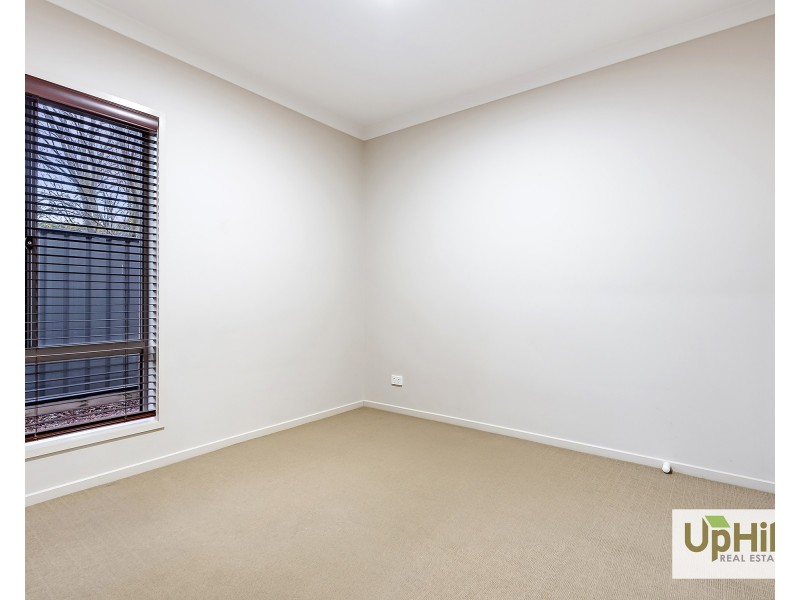 34 Mackillop way, Clyde North VIC 3978