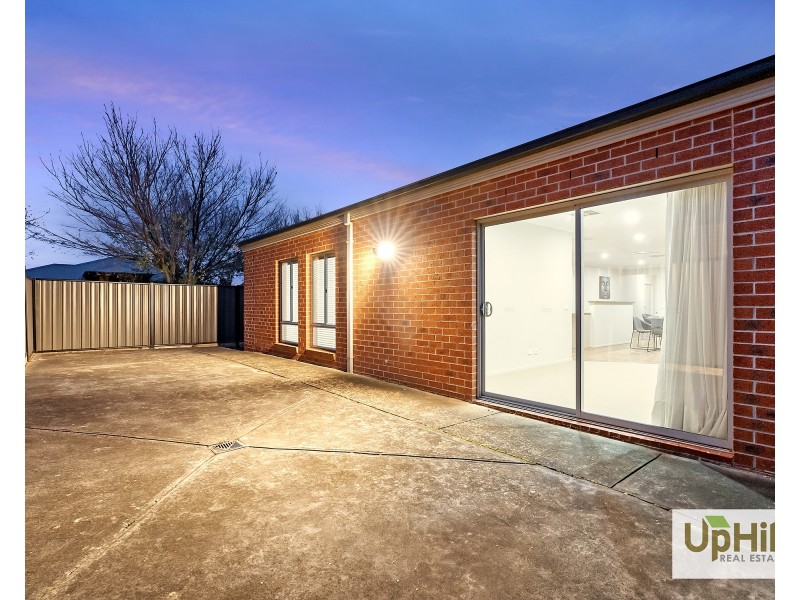 34 Mackillop way, Clyde North VIC 3978