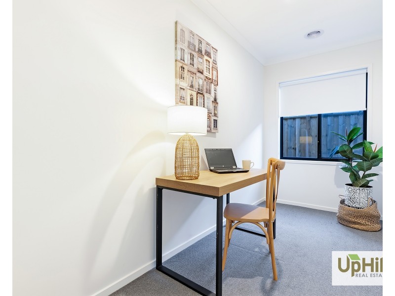 9 Balboa Road, Clyde North VIC 3978