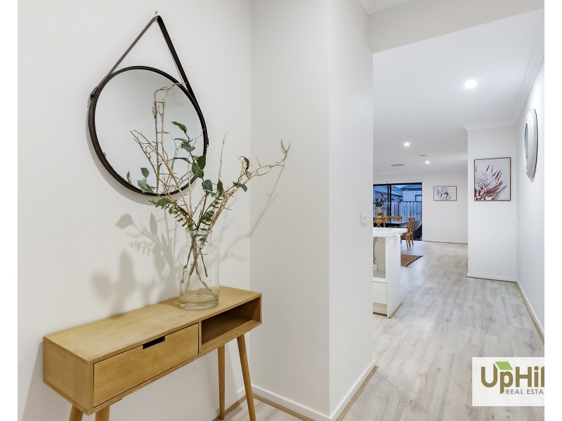 9 Balboa Road, Clyde North VIC 3978