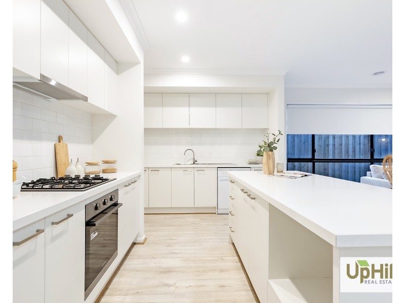 9 Balboa Road, Clyde North VIC 3978