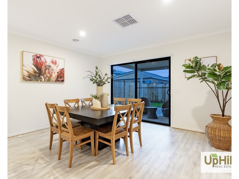 9 Balboa Road, Clyde North VIC 3978