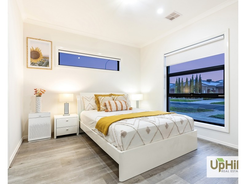 1 Goodison Road, Clyde North VIC 3978