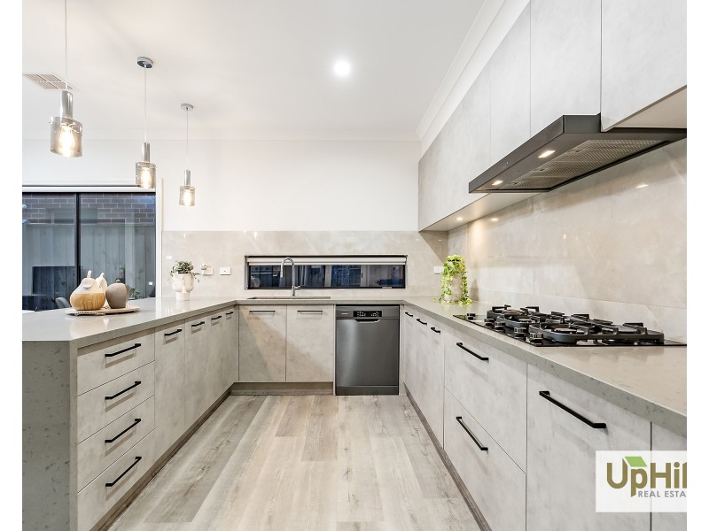 1 Goodison Road, Clyde North VIC 3978