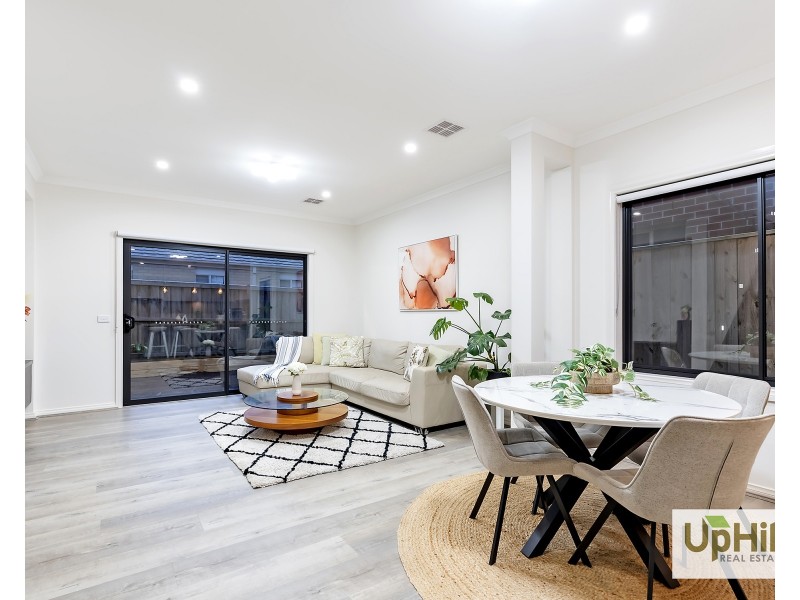 1 Goodison Road, Clyde North VIC 3978