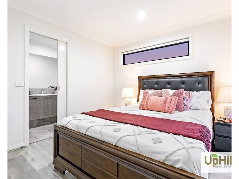 1 Goodison Road, Clyde North VIC 3978