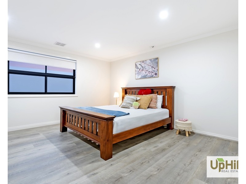 1 Goodison Road, Clyde North VIC 3978