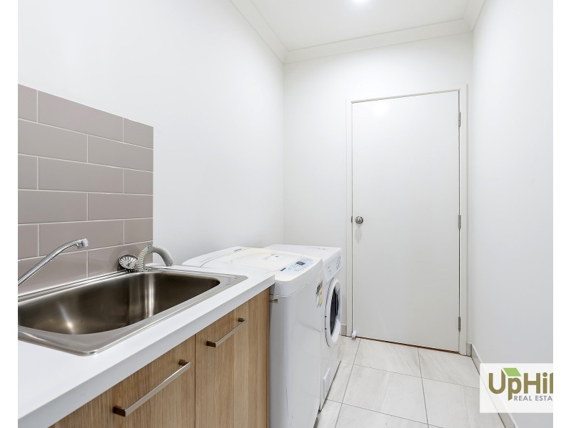 75 Athenaeum Avenue, Clyde North VIC 3978