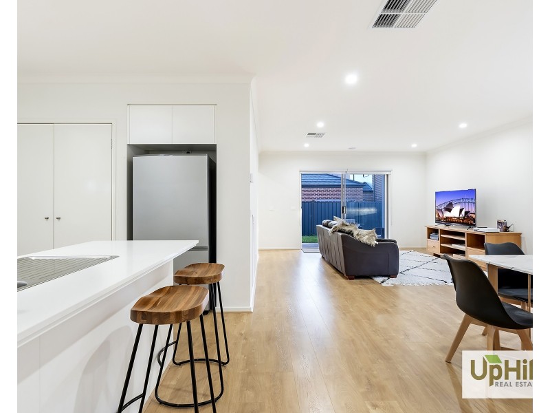 75 Athenaeum Avenue, Clyde North VIC 3978