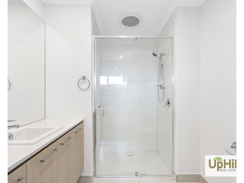 11 Fairground Promenade, Berwick VIC 3806