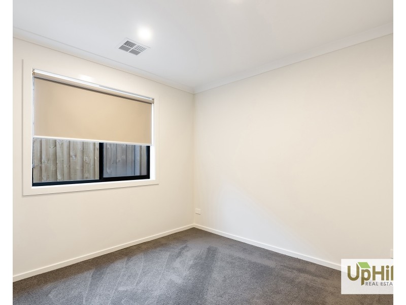 16 Andante Crescent, Clyde VIC 3978