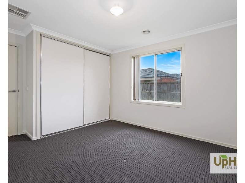 97 Henry Road, Pakenham VIC 3810
