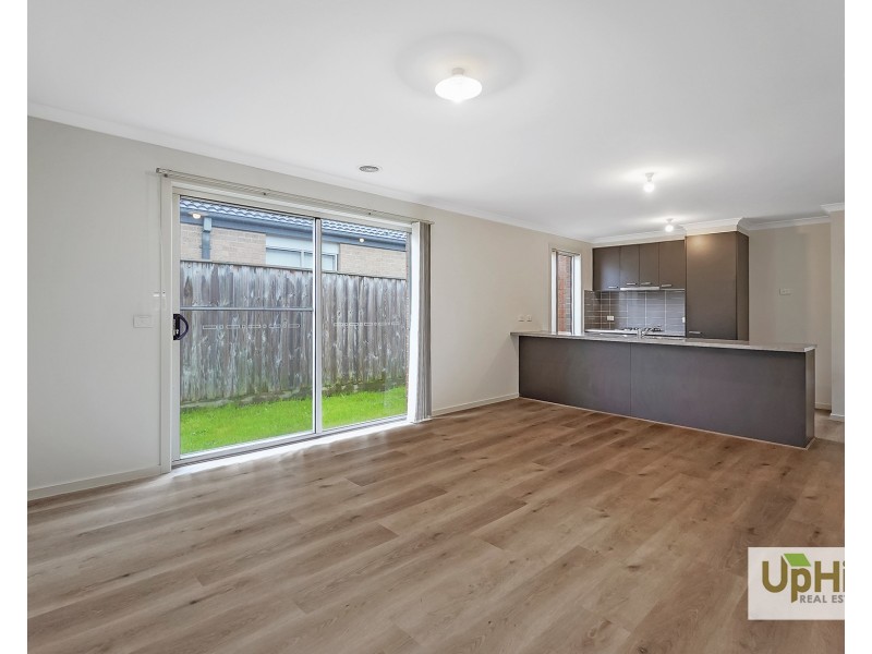 97 Henry Road, Pakenham VIC 3810