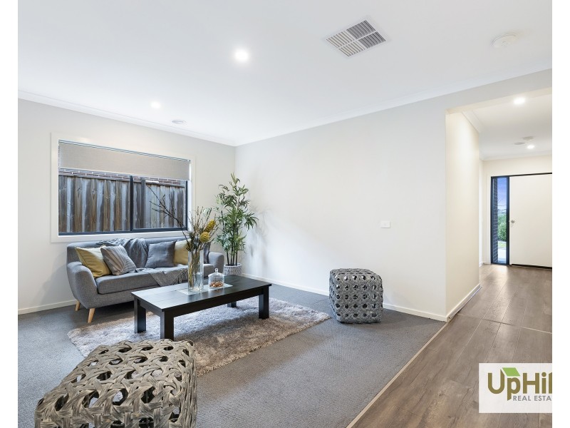 39 Powlett Drive, Clyde VIC 3978