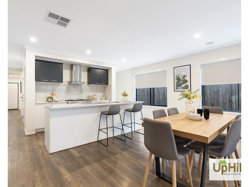 39 Powlett Drive, Clyde VIC 3978