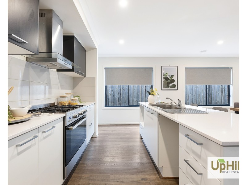 39 Powlett Drive, Clyde VIC 3978