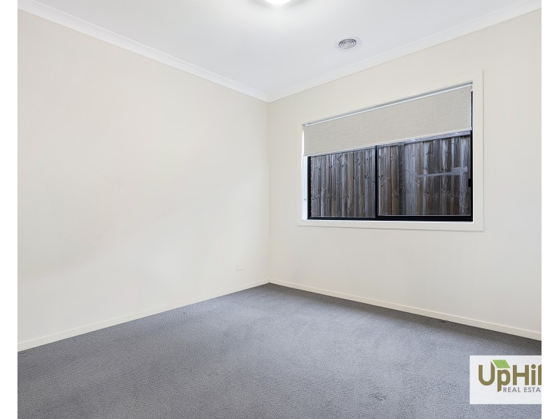 39 Powlett Drive, Clyde VIC 3978