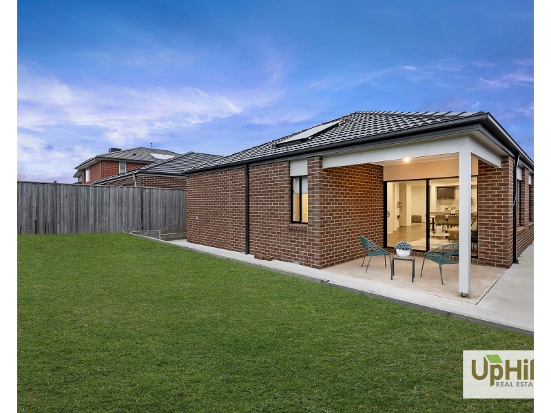 39 Powlett Drive, Clyde VIC 3978